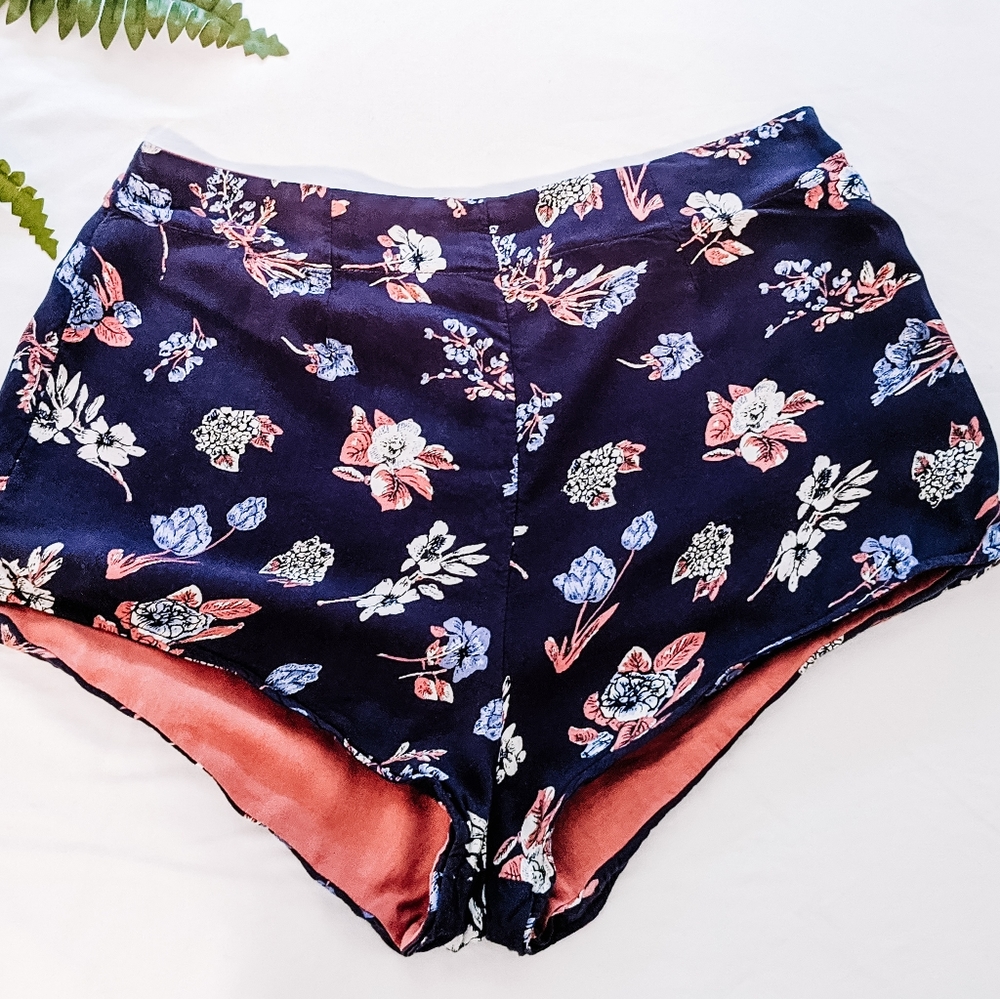 Kimchi Blue floral blue shorts